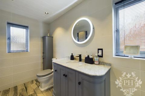 7 Oakfield Gardens, Ormesby, Middlesbrough, TS7 9RH