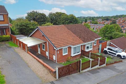 2 bedroom semi-detached bungalow for sale - Fairmead Close, Nottingham NG3