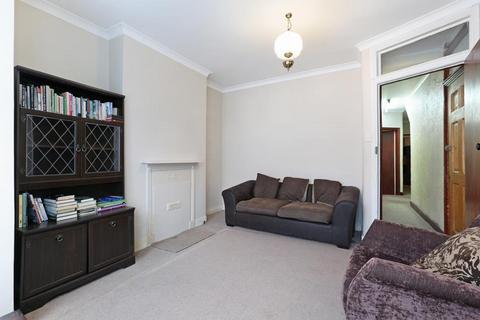 2 bedroom flat for sale, Boyd Road, London SW19
