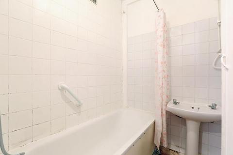 68 Boyd Road, London, SW19 2DG