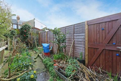 68 Boyd Road, London, SW19 2DG