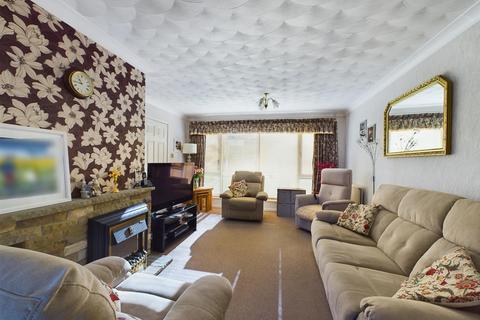 4 bedroom detached house for sale, Clifton Park, Cromer