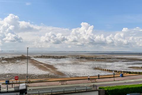 3 bedroom apartment for sale, The Leas, Westcliff-On-Sea SS0
