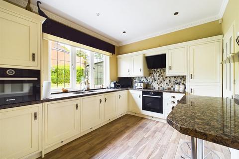4 bedroom detached house for sale, Thackerays Lane, Nottingham NG5