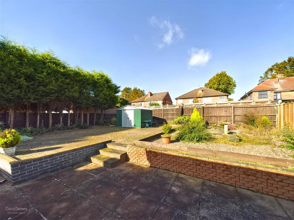 Marshall Hill Drive, Nottingham NG3 4 bed detached bungalow for sale