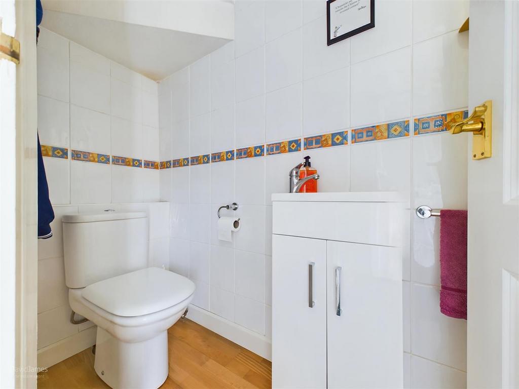 WC (Ground Floor)