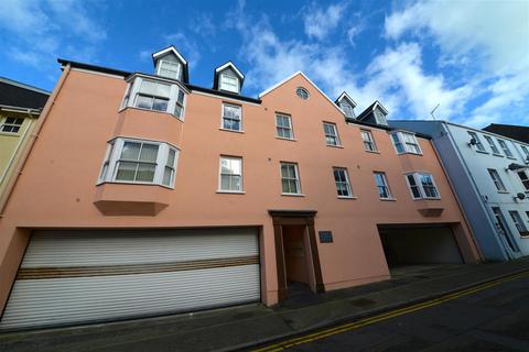 Warren Street, Tenby