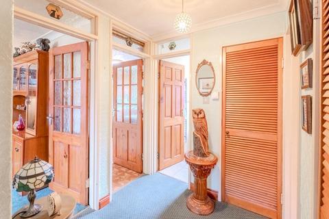 83 Meadow Lane, Wombourne, Wolverhampton, WV5 9BT