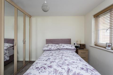 2 bedroom flat for sale, Princess Drive, York YO26 5SY