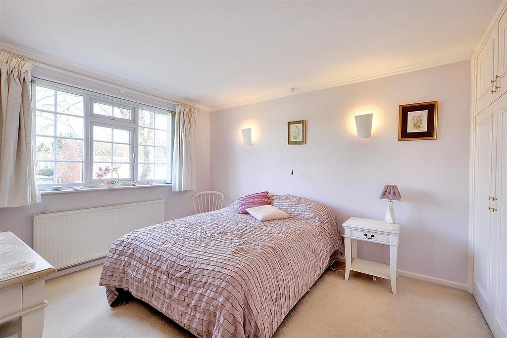 Bedroom 1 1.jpg