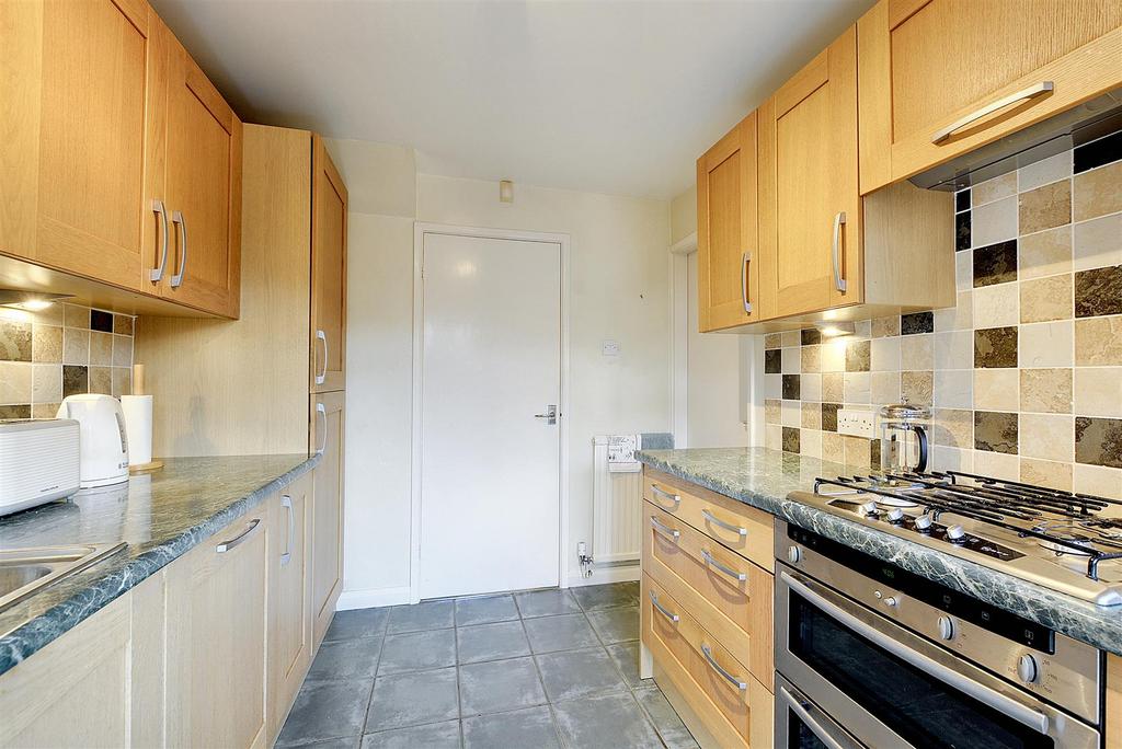 Kitchen 2.jpg