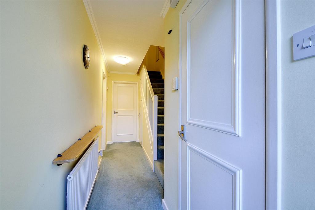 Hallway 2.jpg