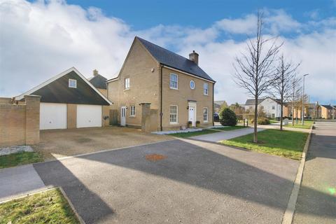 4 bedroom detached house for sale, Carnaile Road, Alconbury Weald, PE28 4XL
