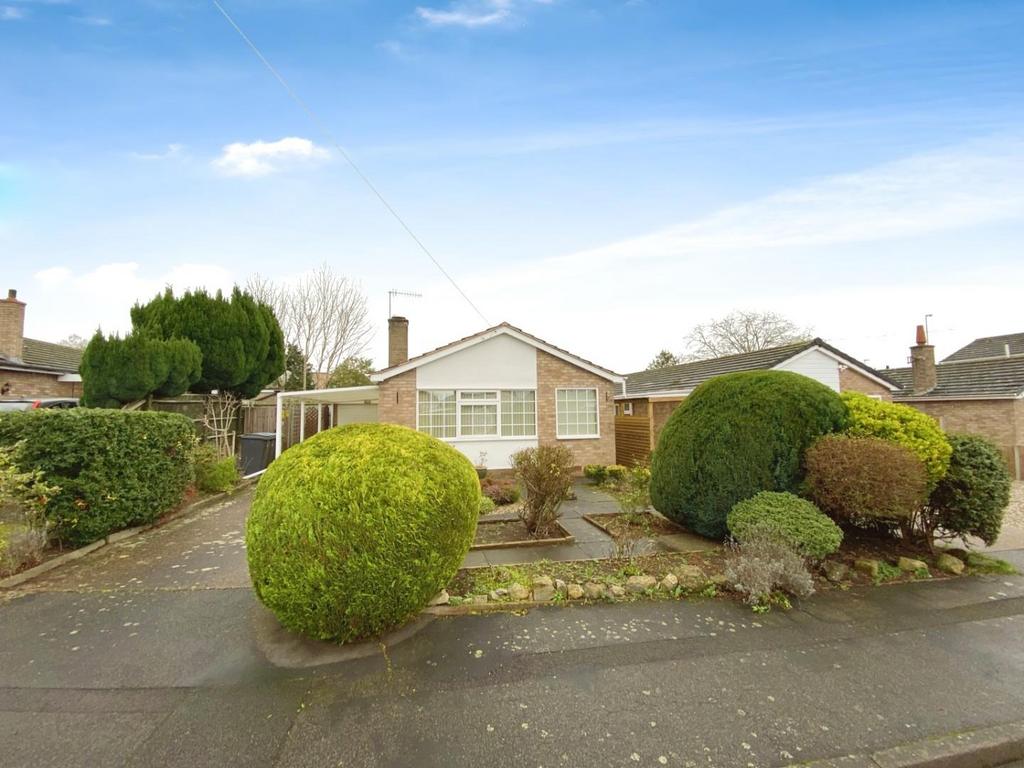 Walkers Road, StratforduponAvon 2 bed detached bungalow for sale £