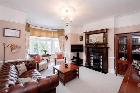 6 bedroom semi-detached house for sale, Gordon Road, North Chingford