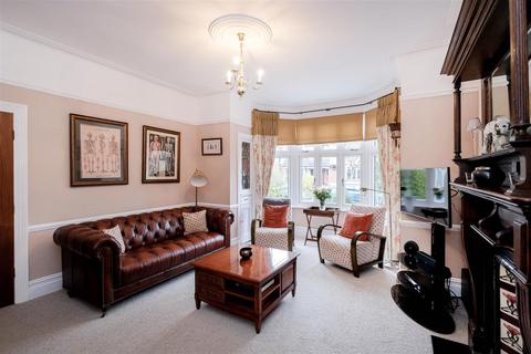 35 Gordon Road, London, E4 6BT