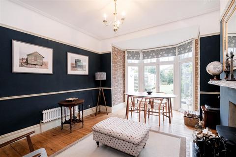 35 Gordon Road, London, E4 6BT