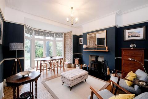 35 Gordon Road, London, E4 6BT