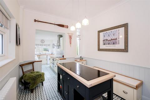 35 Gordon Road, London, E4 6BT