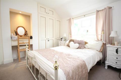 3 bedroom house to rent - Aldershot Road Guildford