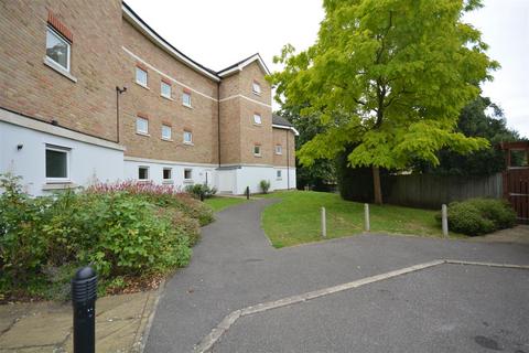 2 bedroom flat for sale, Princes Way, Southfields SW19