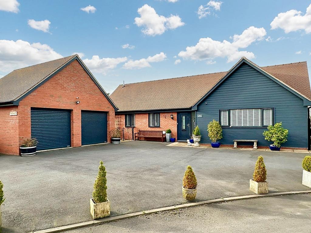 Clehonger, Hereford, HR2 3 bed bungalow for sale £485,000