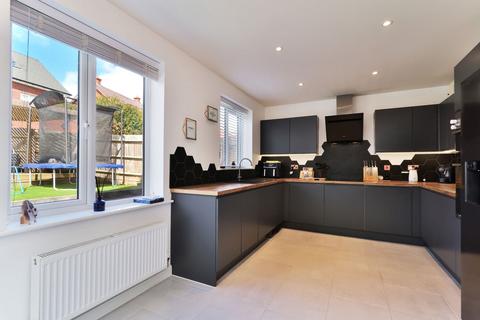4 Monarch Road, Holmer, Hereford, HR4 9FD