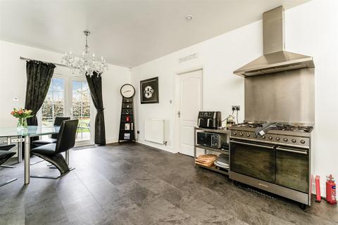 10 Bellefield Way, Lanark, ML11 7NW