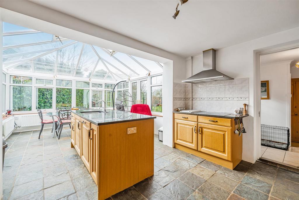 Silkmore Lane, West Horsley 4 bed detached house for sale £1,495,000