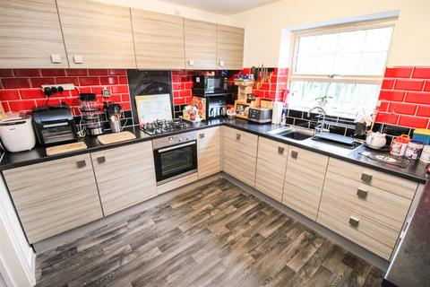 5 bedroom detached house for sale, Regal Close, Corby NN17