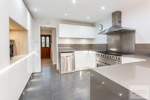 Applewood Post Office Road, Woodham Mortimer, Maldon, CM9 6SX