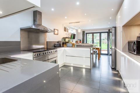 Applewood Post Office Road, Woodham Mortimer, Maldon, CM9 6SX