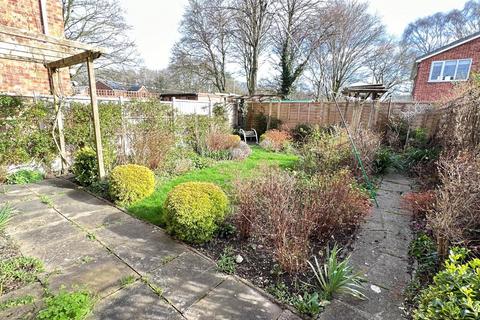20 Burges Grove, Warwick, CV34 5TN