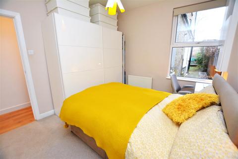 22 University Road, London, SW19 2BX