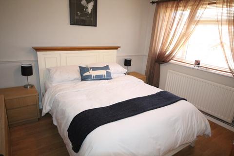 2 bedroom maisonette for sale, Redfield Court, Newbury, RG14