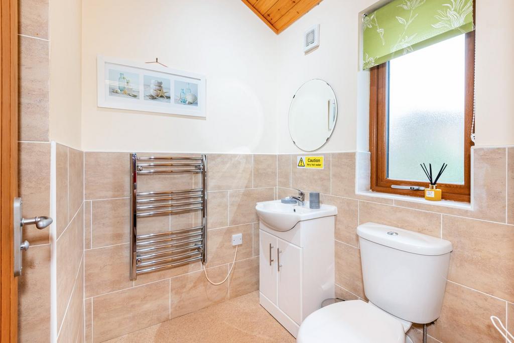 En-suite Cloakroom