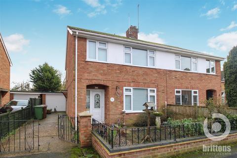 3 bedroom semi-detached house for sale, Adelaide Avenue, King's Lynn