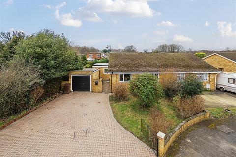 3 bedroom semi-detached bungalow for sale - Ivy Close, Kingswood