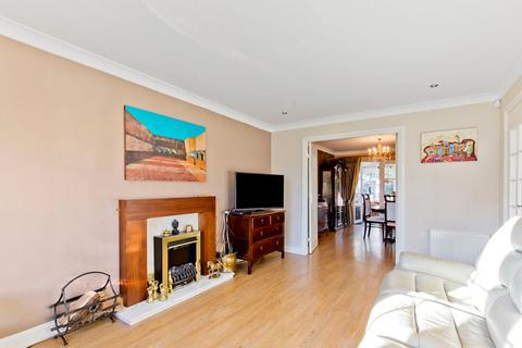 37 Lindsay Circus, Rosewell, EH24 9EN