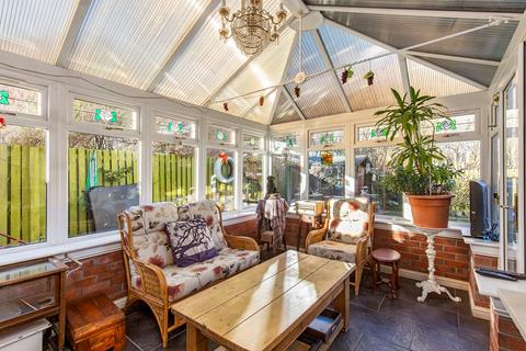 37 Lindsay Circus, Rosewell, EH24 9EN