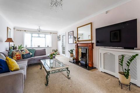 30 Hazel Way, Fetcham, Leatherhead, KT22 9QD