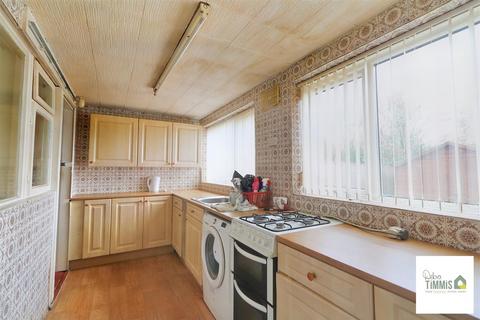 502 Chell Heath Road, Stoke-on-trent, ST6 6QD