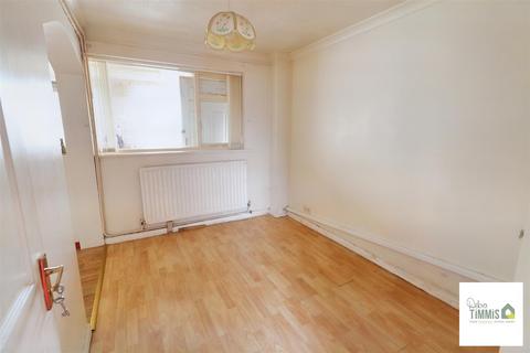 502 Chell Heath Road, Stoke-on-trent, ST6 6QD