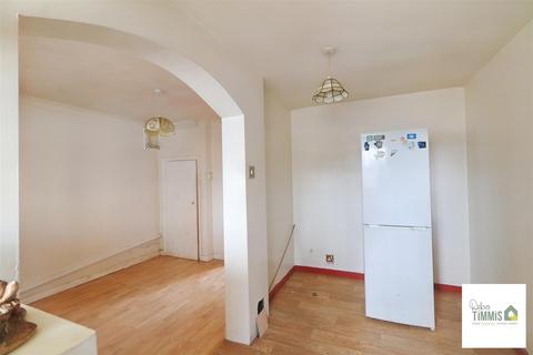 502 Chell Heath Road, Stoke-on-trent, ST6 6QD
