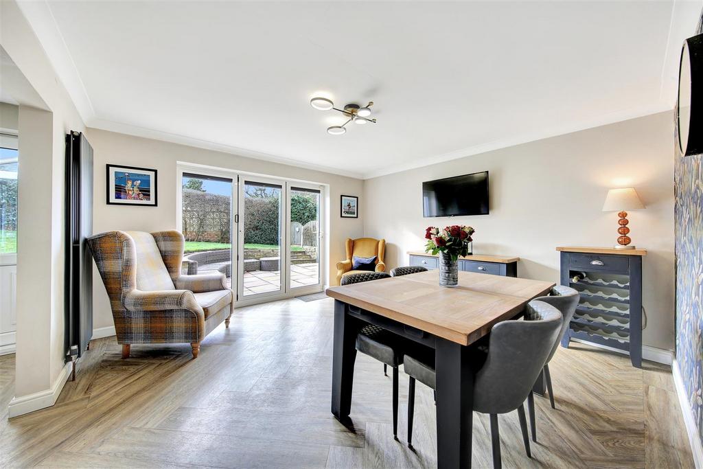 Orchards Way, Chesterfield 3 bed detached house for sale £375,000