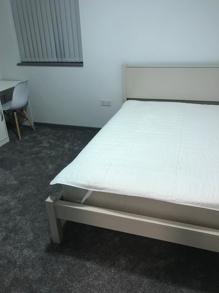 Bed 1.jpg