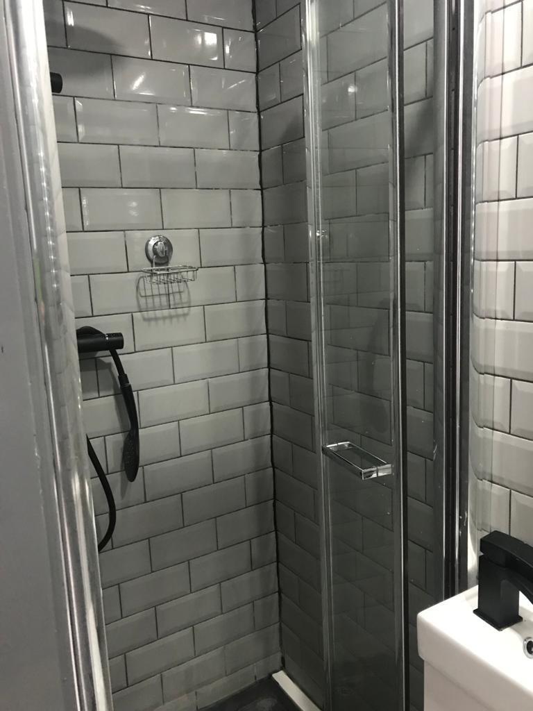 En-suite 2.jpg