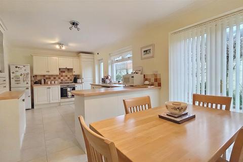 3 bedroom detached bungalow for sale, New Street, St Davids