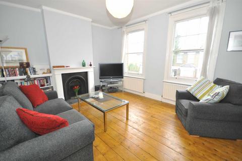 2 bedroom maisonette to rent, Russell Road, Wimbledon SW19