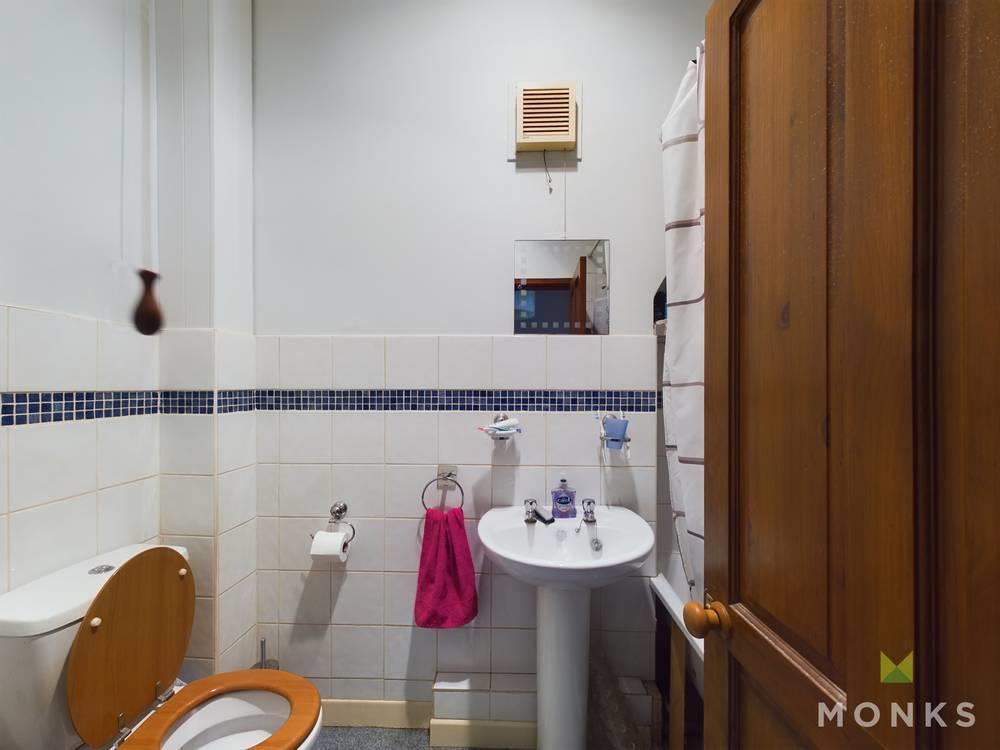 Bathroom.jpg